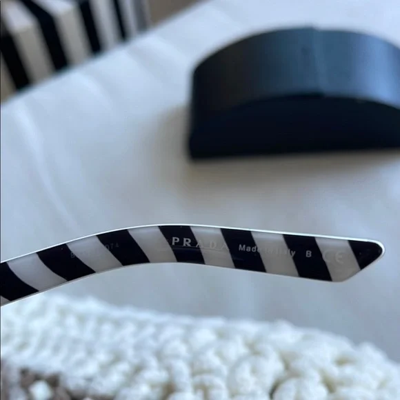 Prada Black and White Patterned Sunglasses - Picture 4 of 4